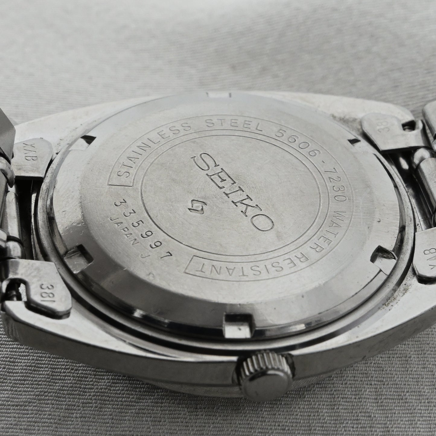 セイコーロードマチック9面カットガラスブルーダイヤル Seiko Loadmatic 9-faceted glass blue dial