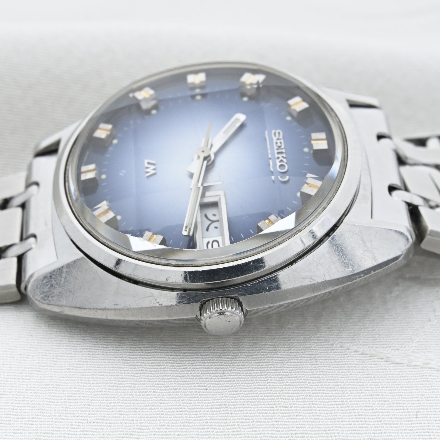 セイコーロードマチック9面カットガラスブルーダイヤル Seiko Loadmatic 9-faceted glass blue dial