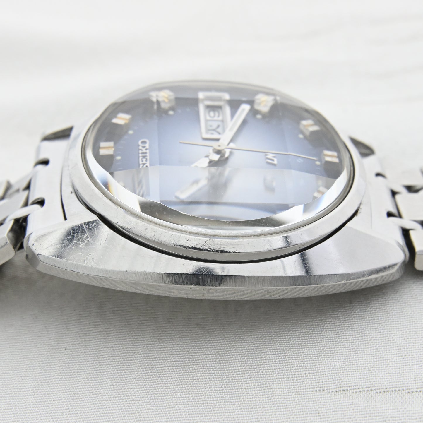 セイコーロードマチック9面カットガラスブルーダイヤル Seiko Loadmatic 9-faceted glass blue dial