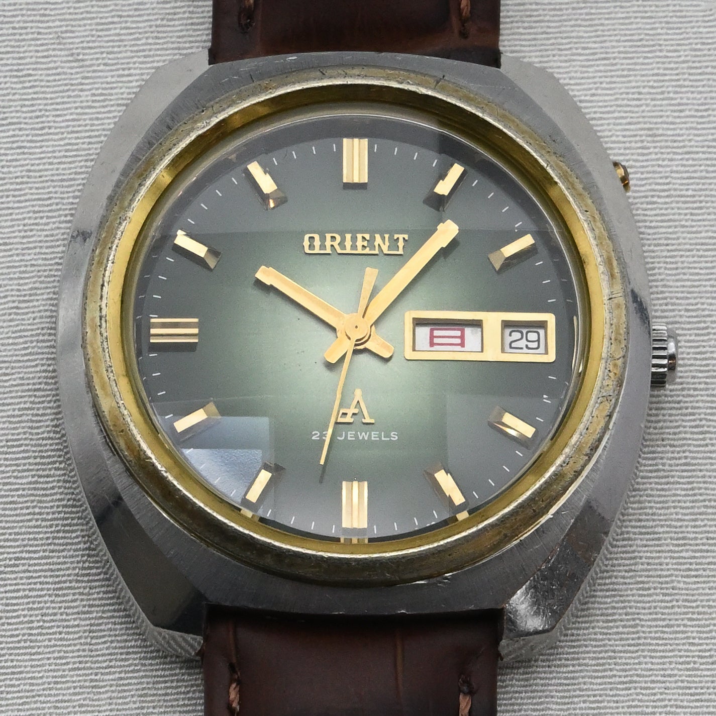 オリエントクロノエース 9面カットガラス グリーンサンバーストダイヤル Orient Chrono Ace 9-faceted glass Green sunburst dial