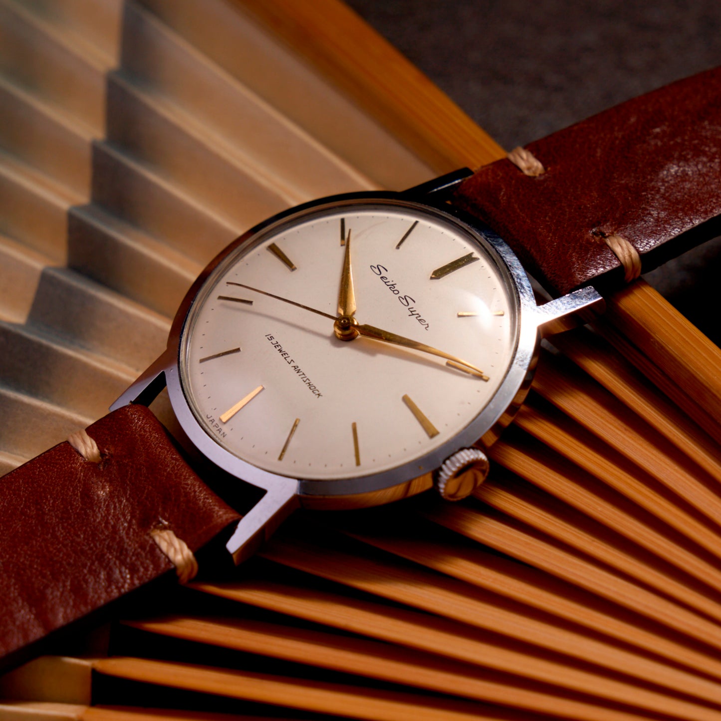 セイコー スーパー 赤機械 手巻き アイボリー文字盤 ゴールドインデックス Seiko Super Hand-wound Ivory dial Gold index