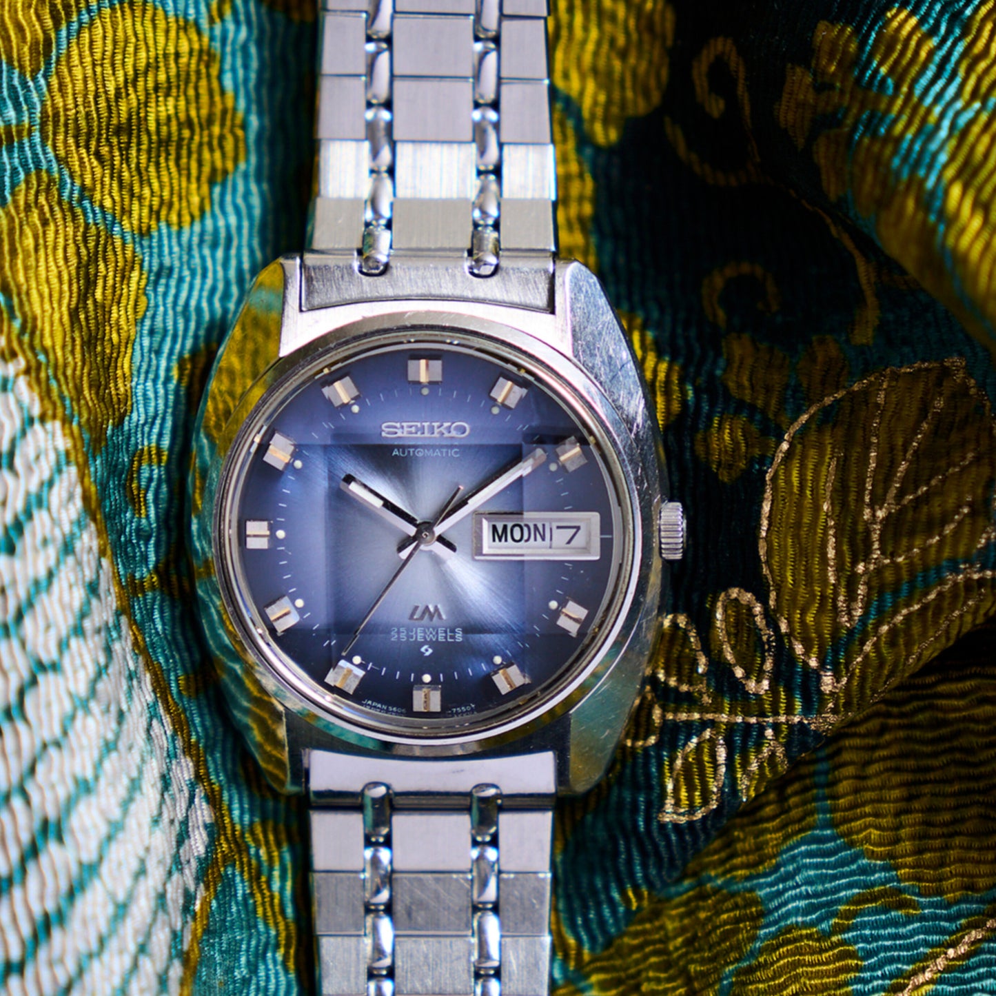 セイコーロードマチック9面カットガラスブルーダイヤル Seiko Loadmatic 9-faceted glass blue dial