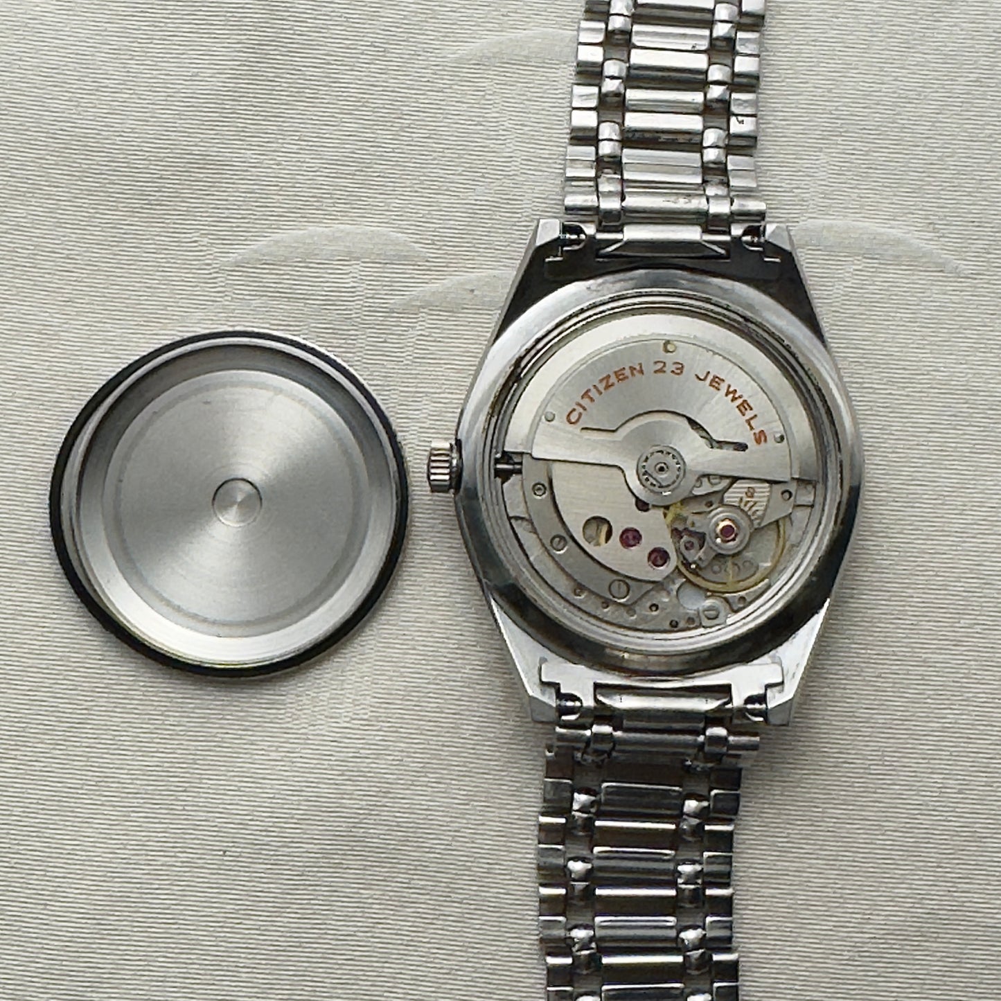 シチズン クリスタルセブン ブラックダイヤルアラビア数字 CITIZEN Crystal Seven Black Dial