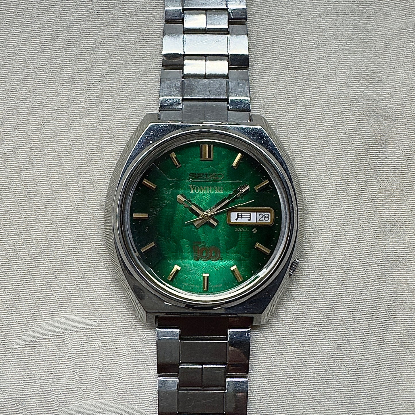 セイコー 5アクタスカットガラス読売100周年 自動巻き　Seiko 5 Actus "Yomiuri" Emerald Green Dial