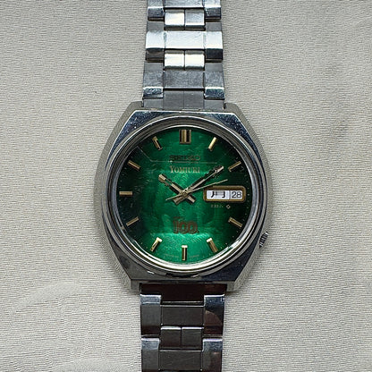 セイコー 5アクタスカットガラス読売100周年 自動巻き　Seiko 5 Actus "Yomiuri" Emerald Green Dial