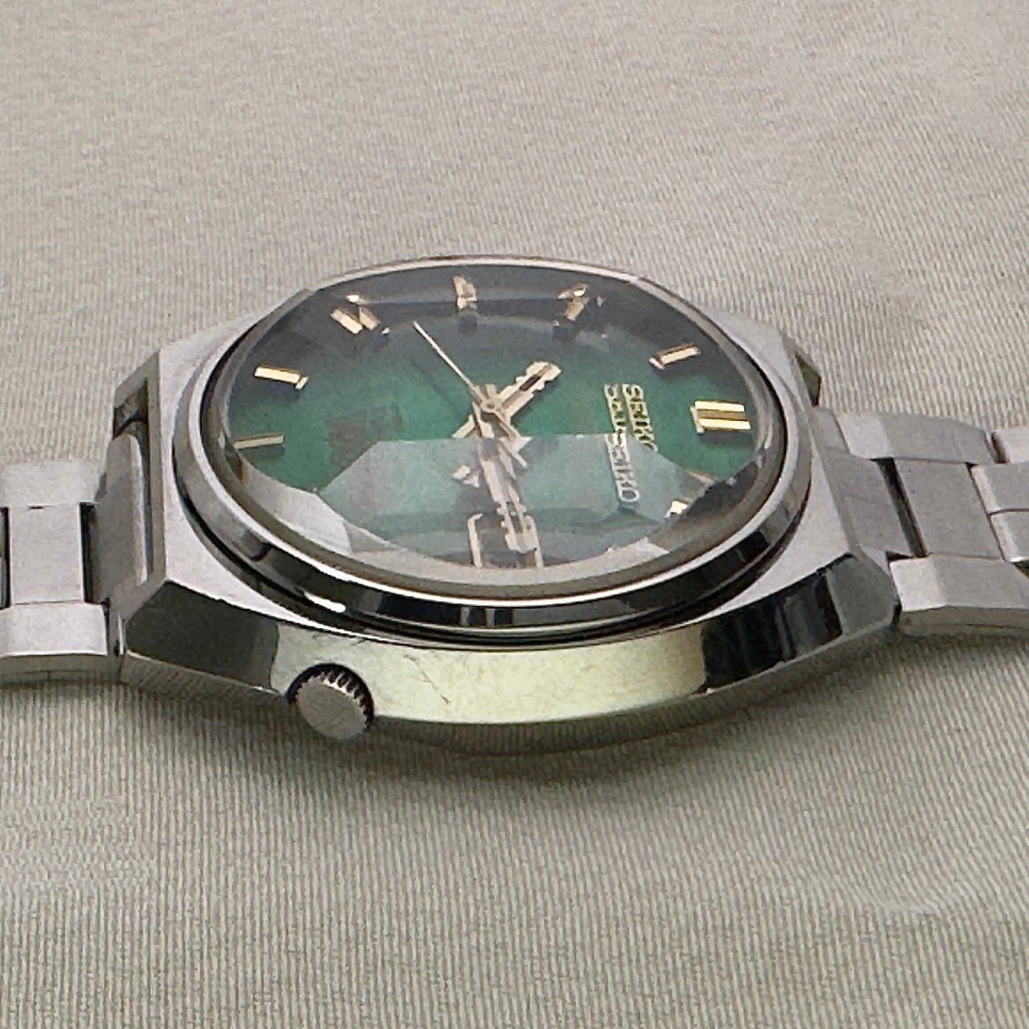 セイコー 5アクタスカットガラス読売100周年 自動巻き　Seiko 5 Actus "Yomiuri" Emerald Green Dial