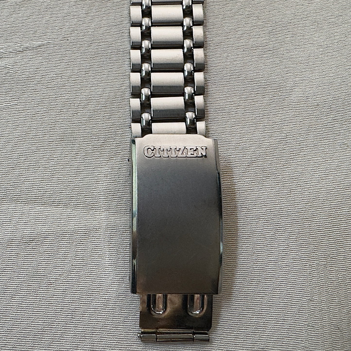 シチズン クリスタルセブン ブラックダイヤルアラビア数字 CITIZEN Crystal Seven Black Dial