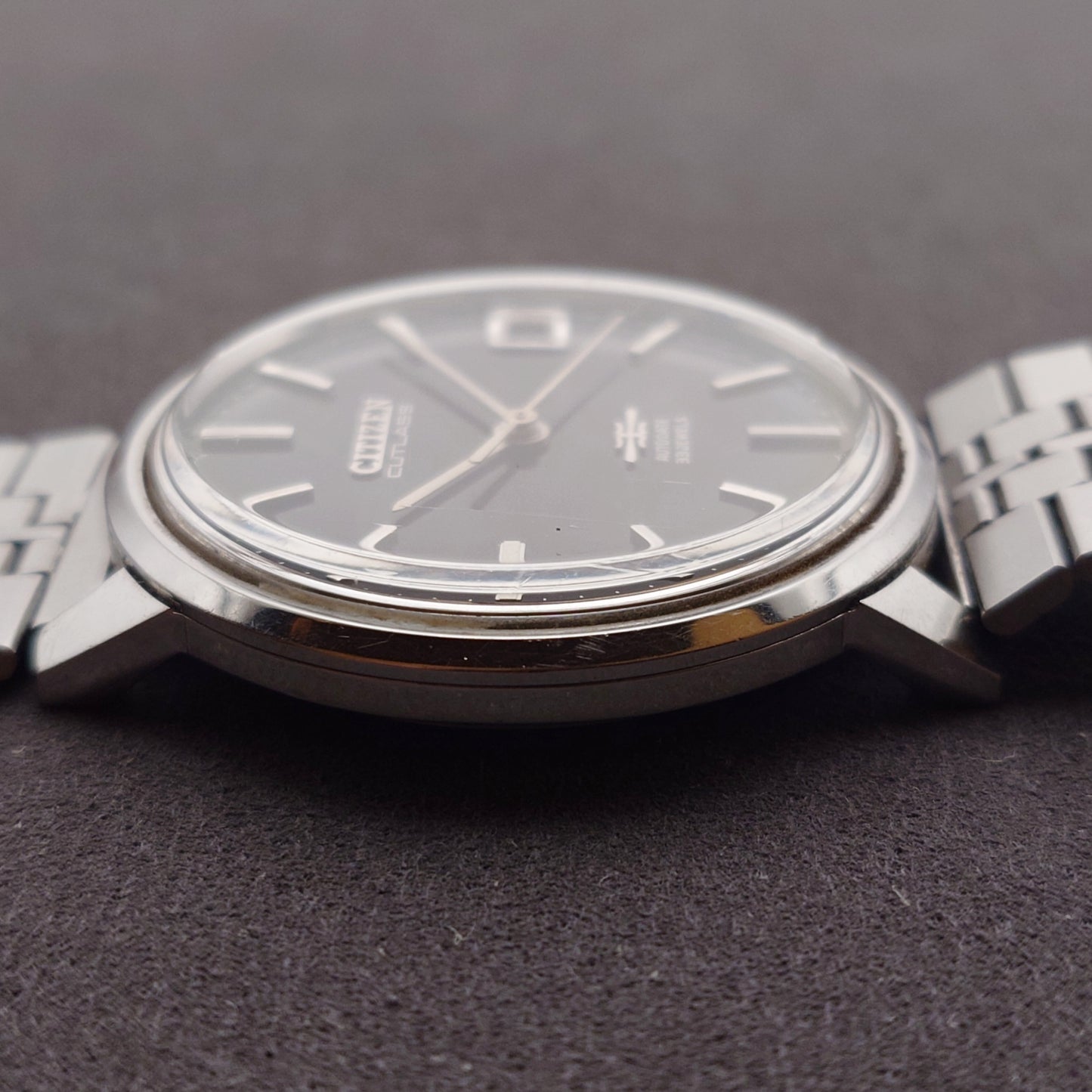 シチズンカトラスデイト　ブラックダイヤル　Citizen Cutlass Date 　 Black Dial