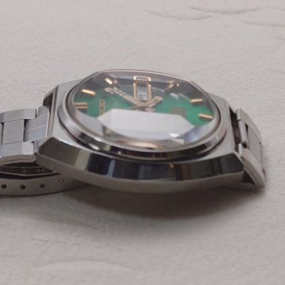 セイコー 5アクタスカットガラス読売100周年 自動巻き　Seiko 5 Actus "Yomiuri" Emerald Green Dial